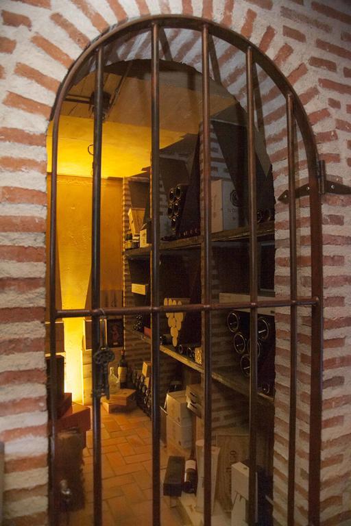 Готель Casa Lola Руеда Екстер'єр фото